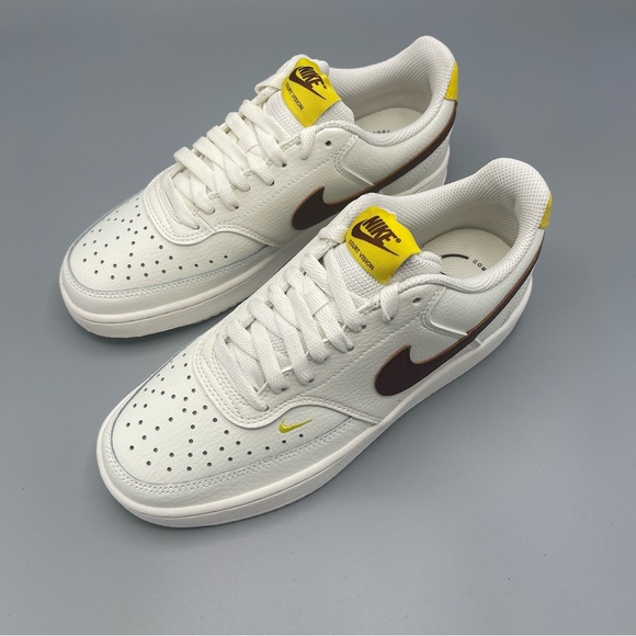 Chic and Comfortable: Nike Women's Court Vision Low - Sail/Yellow/Brown Size 7.5 - Picture 4 of 14